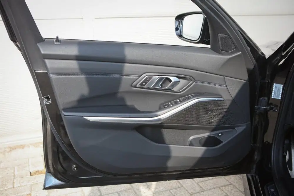 BMW 3-serie 330e M Sport uit 2022, foto 4