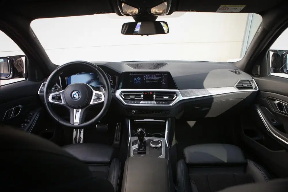 BMW 3-serie 330e M Sport uit 2022, foto 7