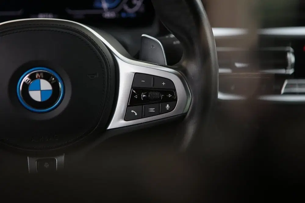 BMW 3-serie 330e M Sport uit 2022, foto 9