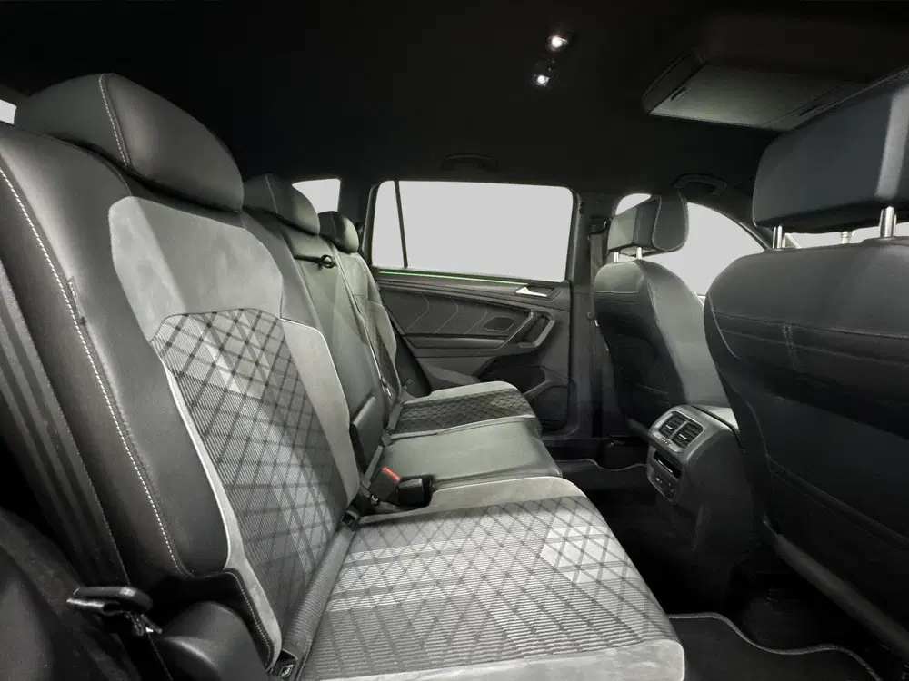 Volkswagen Tiguan Allspace 1.5 TSI R-Line uit 2023, foto 14