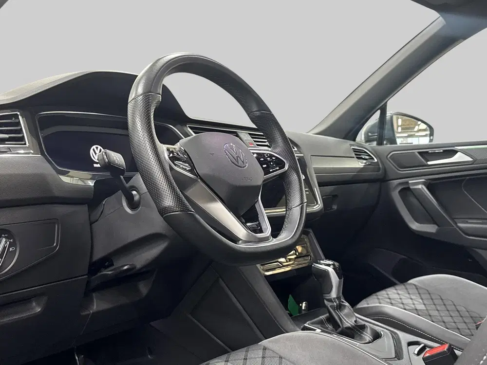 Volkswagen Tiguan Allspace 1.5 TSI R-Line uit 2023, foto 4