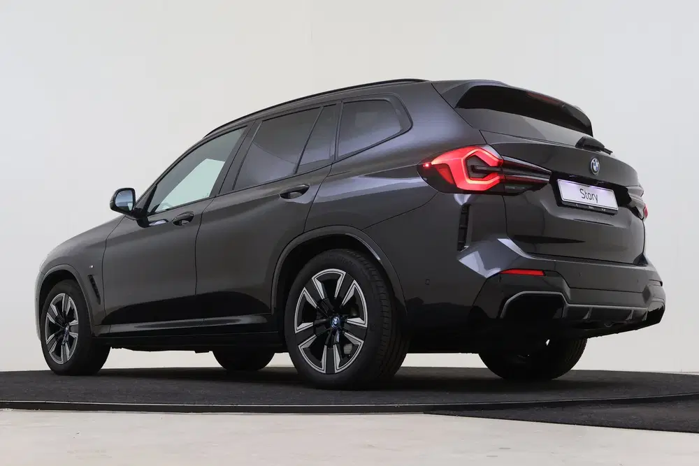 BMW iX3 Executive uit 2023, foto 11