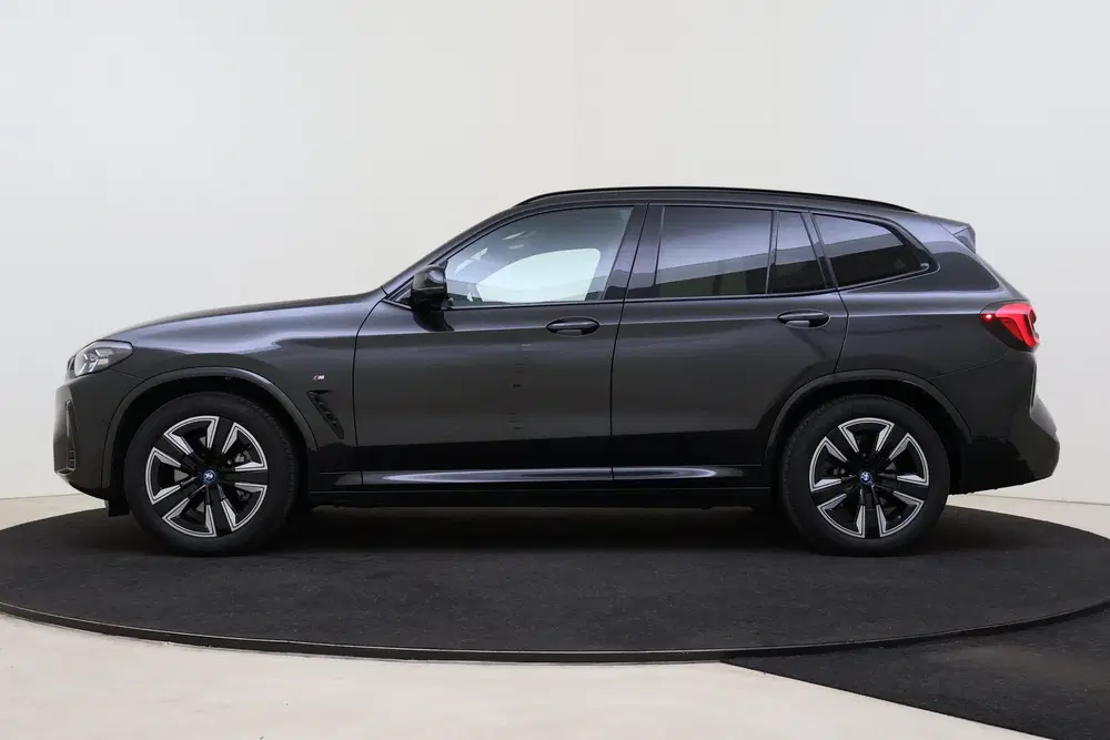 BMW iX3 Executive uit 2023, foto 14