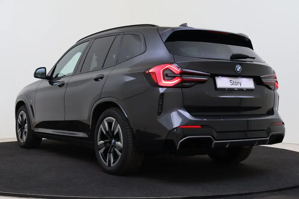 BMW iX3 Executive uit 2023, foto 15