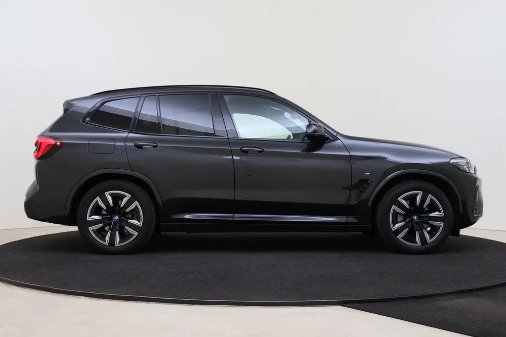 BMW iX3 Executive uit 2023, foto 7