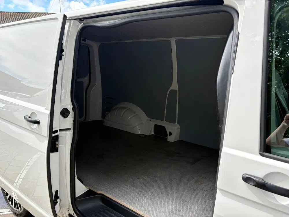 Volkswagen Transporter 2.0 TDI L2H1 150PK uit 2024, foto 11