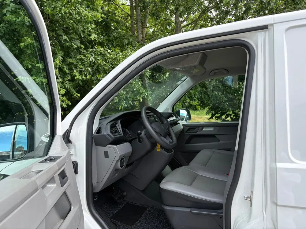 Volkswagen Transporter 2.0 TDI L2H1 150PK uit 2024, foto 12