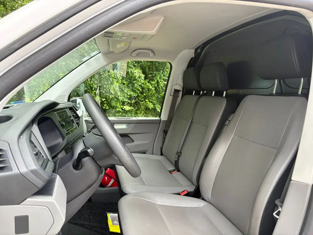 Volkswagen Transporter 2.0 TDI L2H1 150PK uit 2024, foto 13