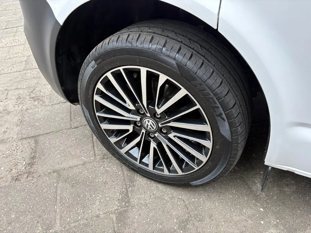 Volkswagen Transporter 2.0 TDI L2H1 150PK uit 2024, foto 3