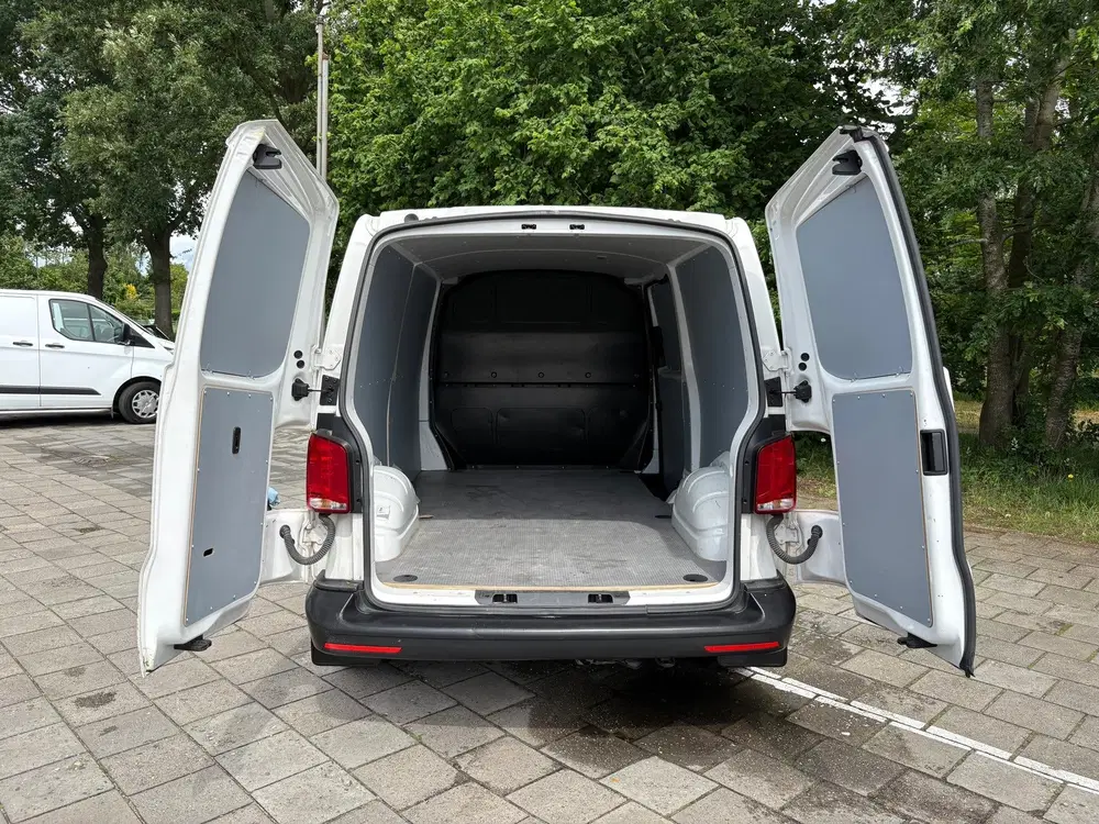 Volkswagen Transporter 2.0 TDI L2H1 150PK uit 2024, foto 9