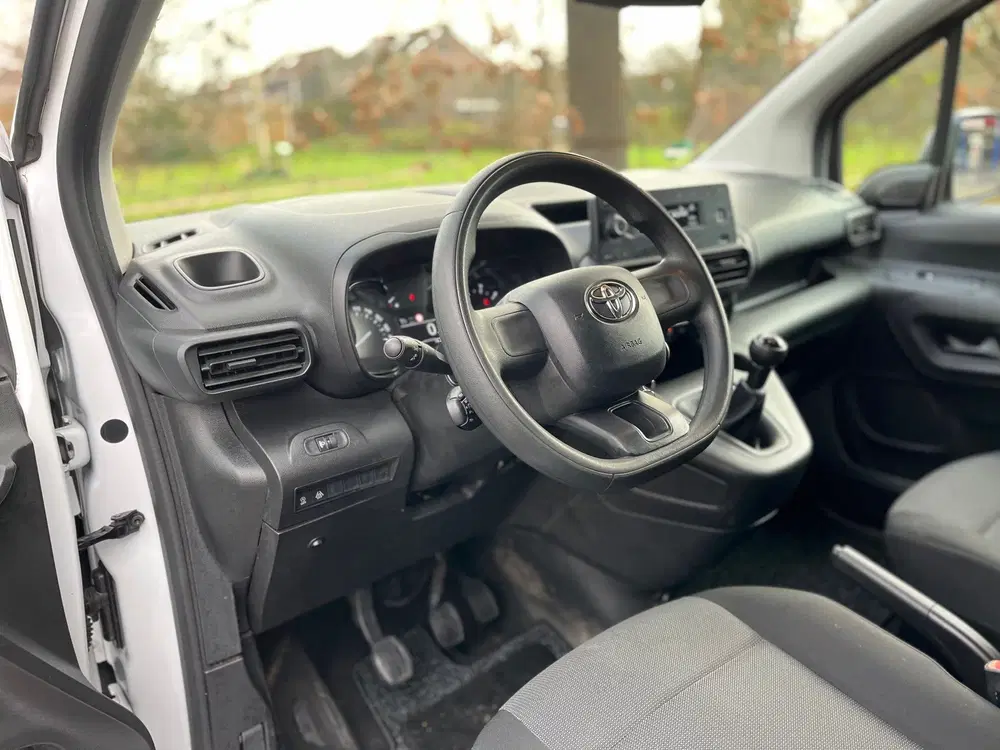 Toyota Proace City 1.5 D-4D Cool Comfort uit 2021, foto 13