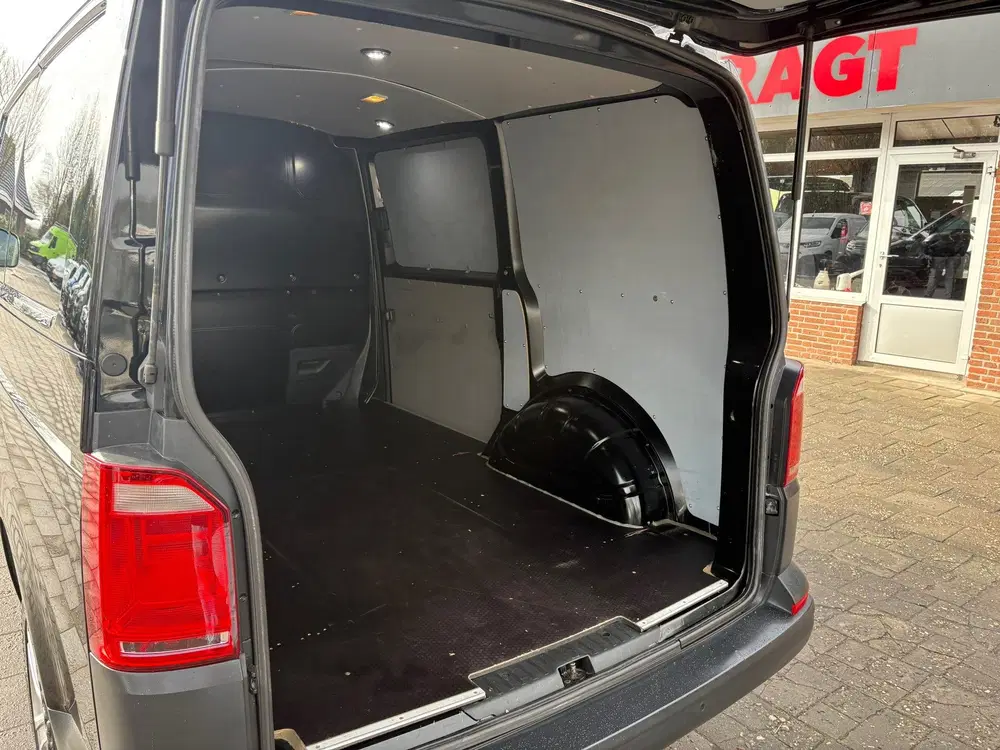 Volkswagen Transporter 2.0 TDI L1H1 Highline 150 PK uit 2019, foto 10