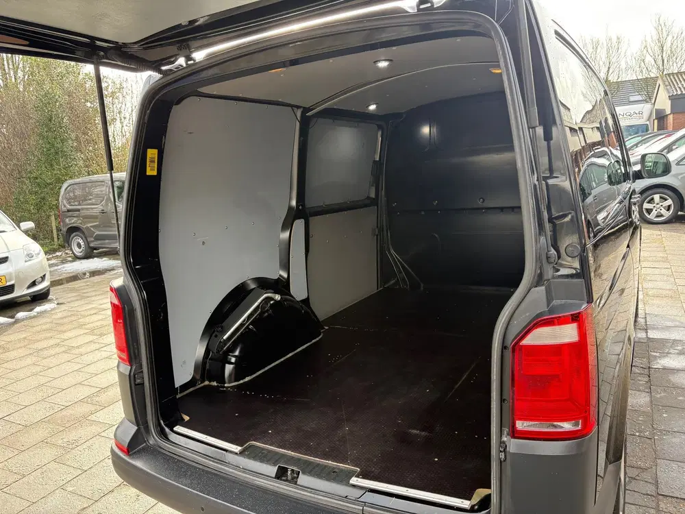 Volkswagen Transporter 2.0 TDI L1H1 Highline 150 PK uit 2019, foto 9