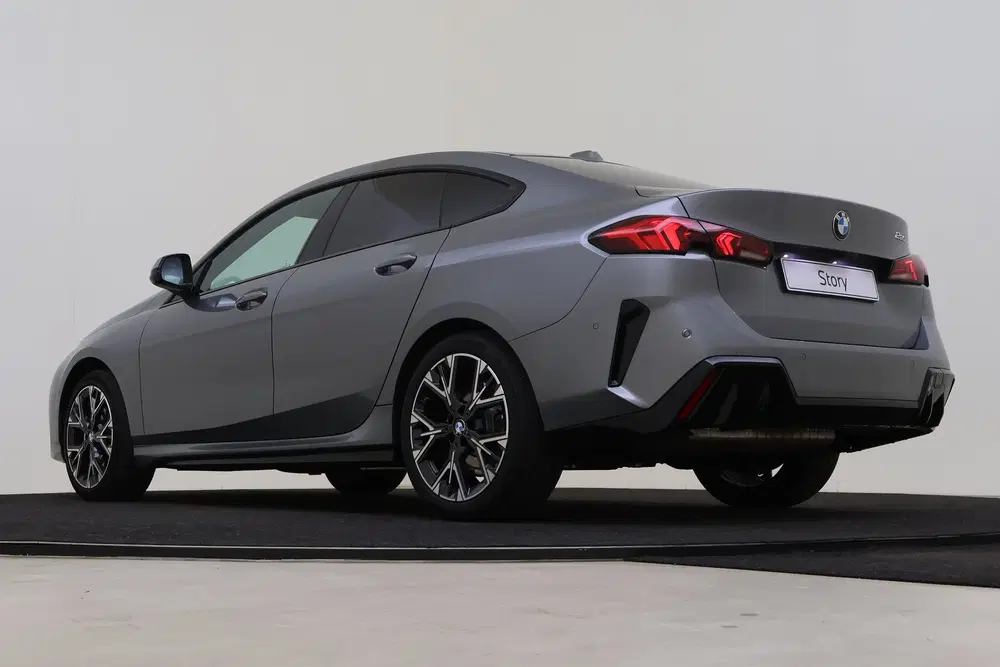 BMW 2-serie Coupé 220 M Sport Automaat uit 2026, foto 11