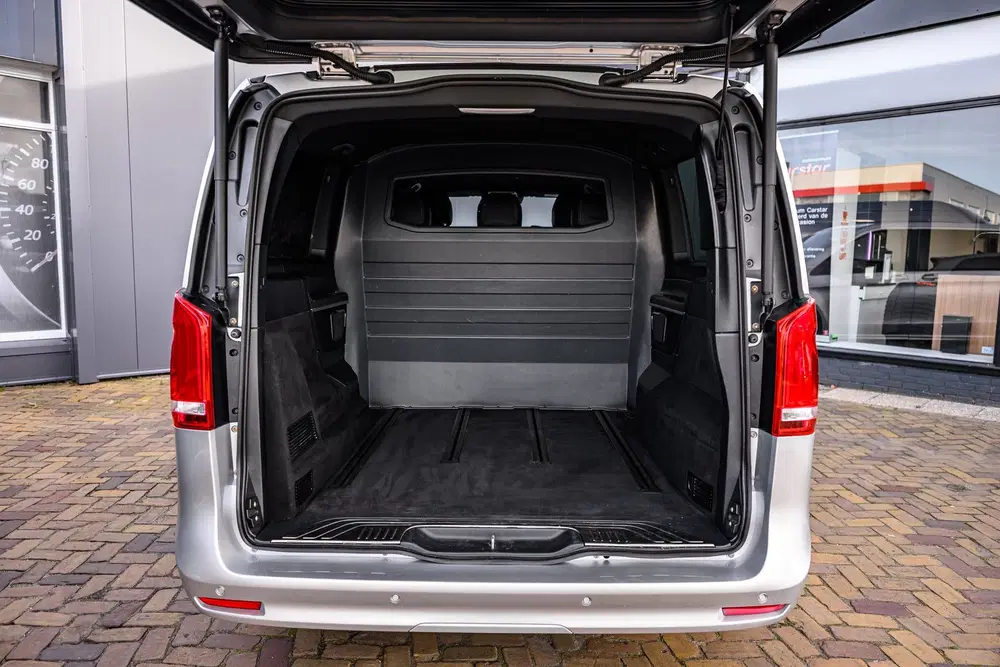 Mercedes-Benz V-Klasse 300d Lang DC Avantgarde Edition uit 2022, foto 10