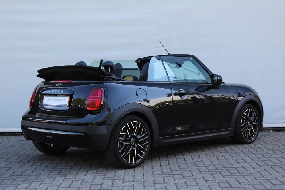 Mini Cabrio Cooper C Automaat uit 2025, foto 6