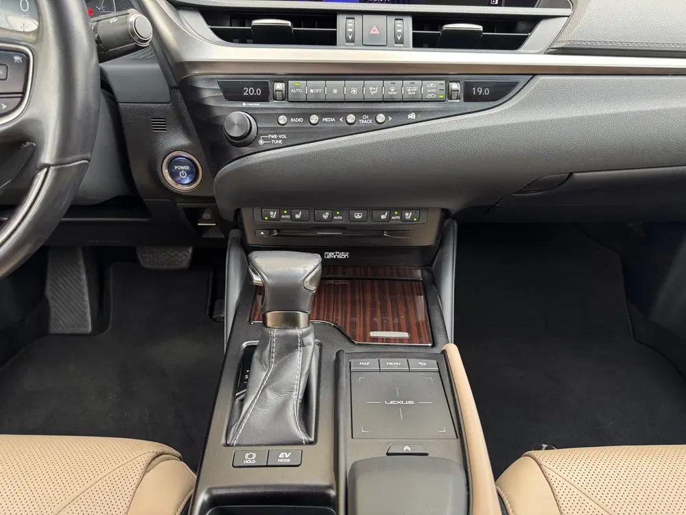 Lexus ES 300h President Line Dealer ondh. uit 2019, foto 15