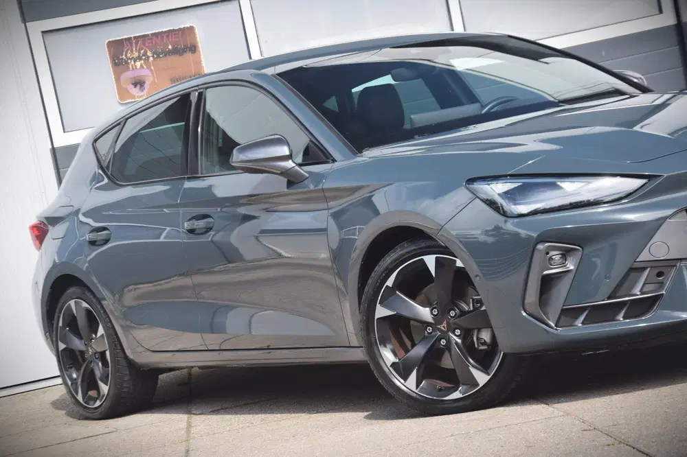 Cupra Leon 1.5 TSI e-Hybrid Business PHEV uit 2025, foto 2