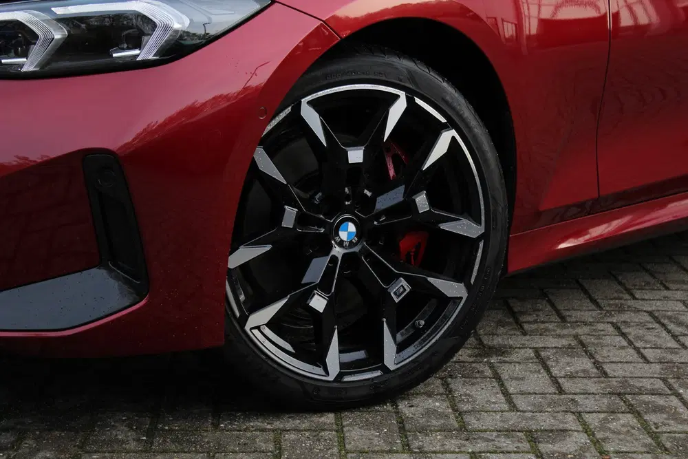 BMW 3-serie 330i xDrive High Executive M Sport Autom uit 2025, foto 13