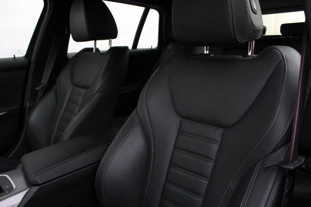 BMW 3-serie 330i xDrive High Executive M Sport Autom uit 2025, foto 15