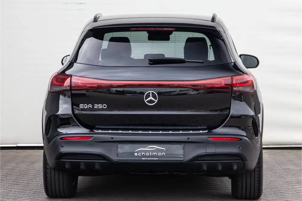Mercedes-Benz EQA 250 AMG Nightpakket uit 2023, foto 5