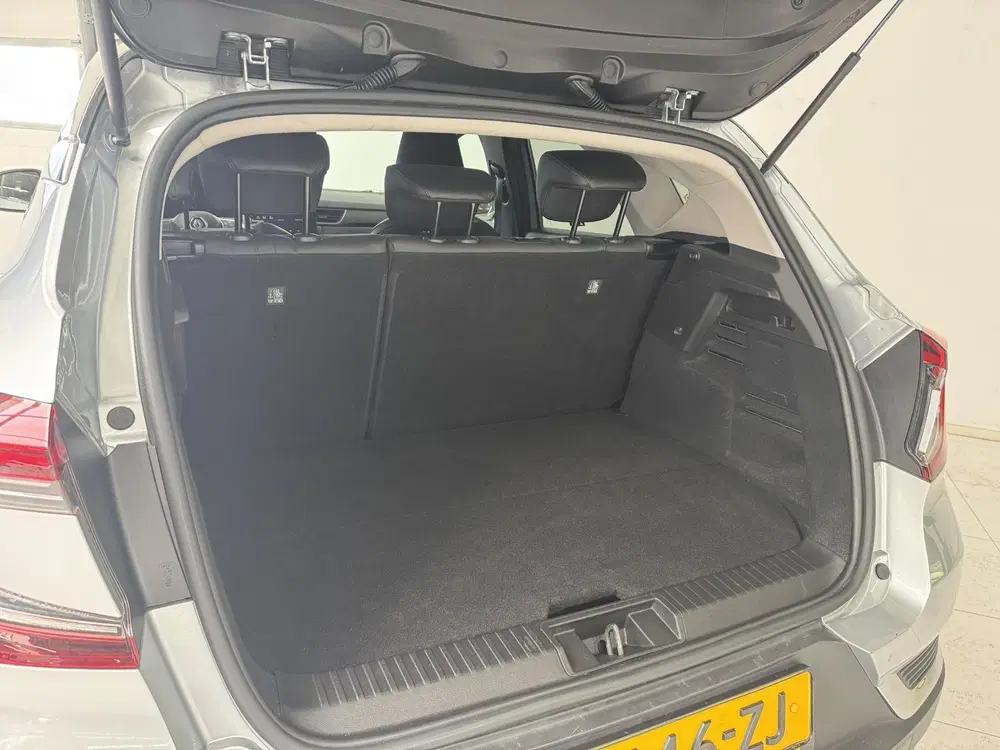 Renault Captur 1.6 E-Tech Plug-in Hybrid 160 Initiale Par uit 2021, foto 9