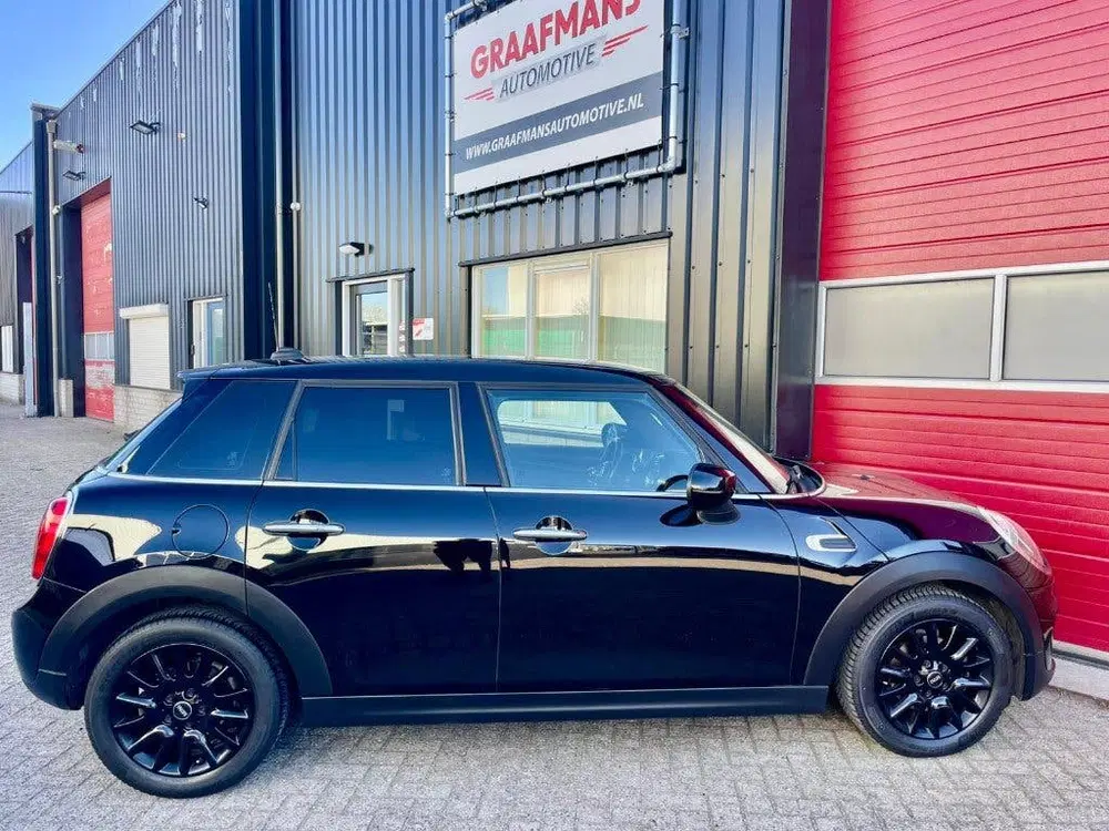 Mini Cooper Cooper 5-deurs AUTOMAAT bj. 2020 uit 2020, foto 3