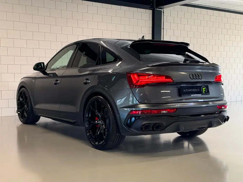 Audi Q5 55 TFSI e quattro Competition Black Optic uit 2023, foto 12