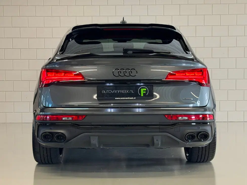 Audi Q5 55 TFSI e quattro Competition Black Optic uit 2023, foto 13