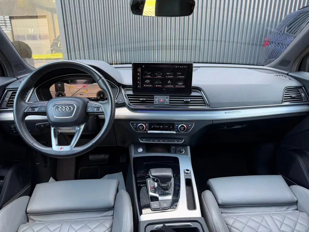 Audi Q5 55 TFSI e quattro Competition Black Optic uit 2023, foto 4