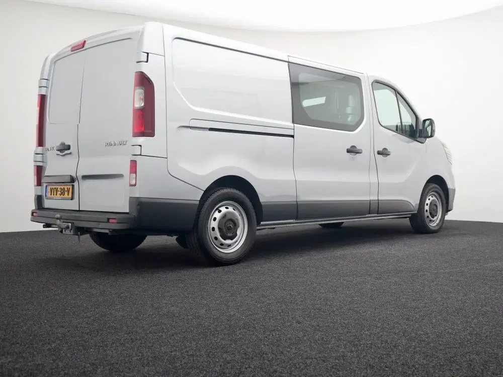 Renault Trafic 2.0 dCi T30 L2H1 Comfort uit 2023, foto 2