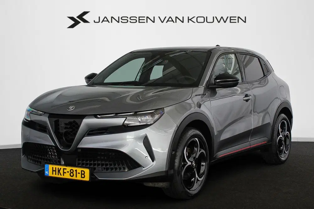 Alfa Romeo Junior 1.2 Turbo Hybrid Ibrida Speciale Pack Tech uit 2025