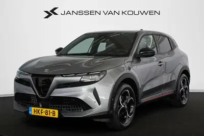 Alfa Romeo Junior 1.2 Turbo Hybrid Ibrida Speciale Pack Tech uit 2025