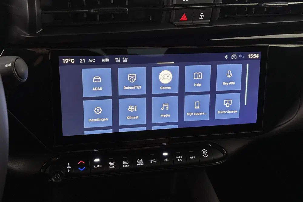 Alfa Romeo Junior 1.2 Turbo Hybrid Ibrida Speciale Pack Tech uit 2025, foto 12