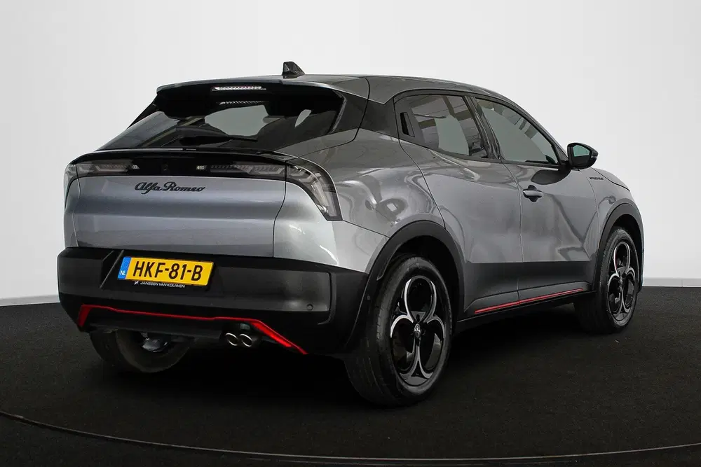 Alfa Romeo Junior 1.2 Turbo Hybrid Ibrida Speciale Pack Tech uit 2025, foto 3