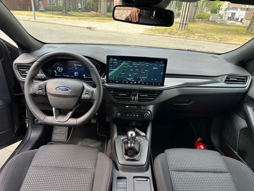 Ford Focus 1.0 EcoB. Hybrid ST Line Carplay uit 2025, foto 13