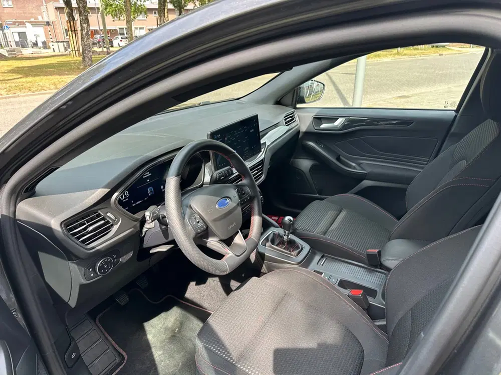 Ford Focus 1.0 EcoB. Hybrid ST Line Carplay uit 2025, foto 15