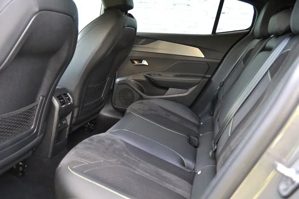 Peugeot 408 1.6 HYbrid 225 GT nav pdc v+a stuurverw uit 2024, foto 9