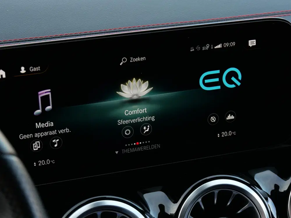 Mercedes-Benz EQA 67kWh AMG uit 2021, foto 13
