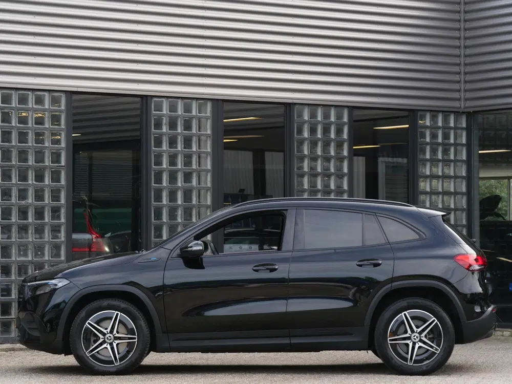 Mercedes-Benz EQA 67kWh AMG uit 2021, foto 3