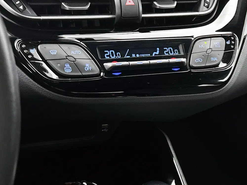 Toyota C-HR 2.0 Hybrid Bi-Tone uit 2020, foto 14