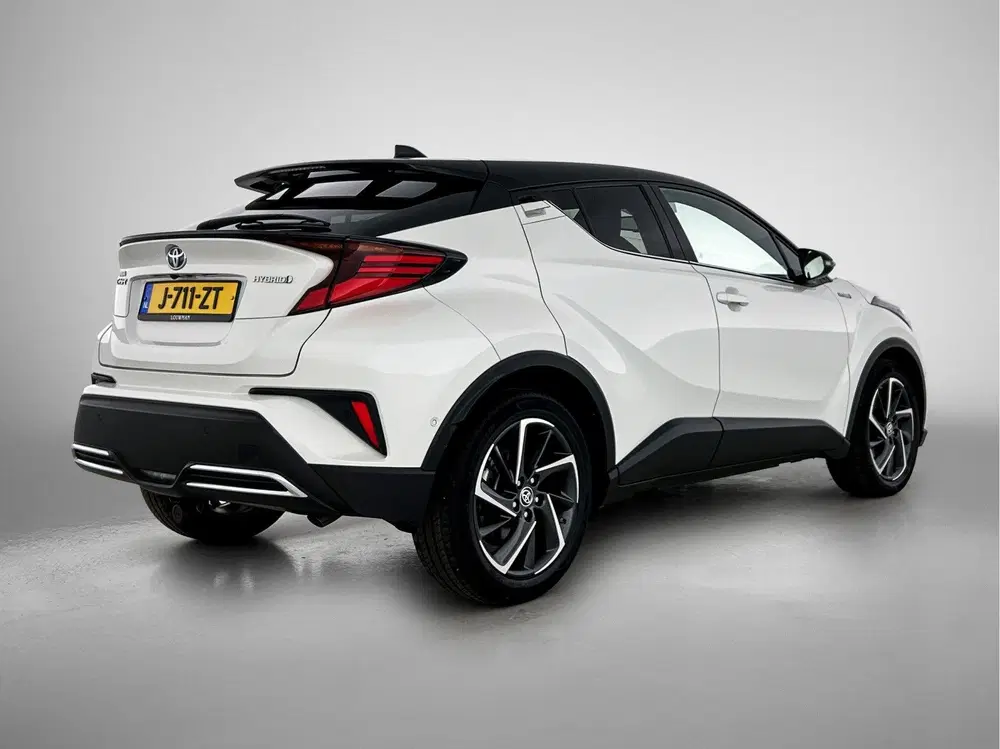 Toyota C-HR 2.0 Hybrid Bi-Tone uit 2020, foto 2