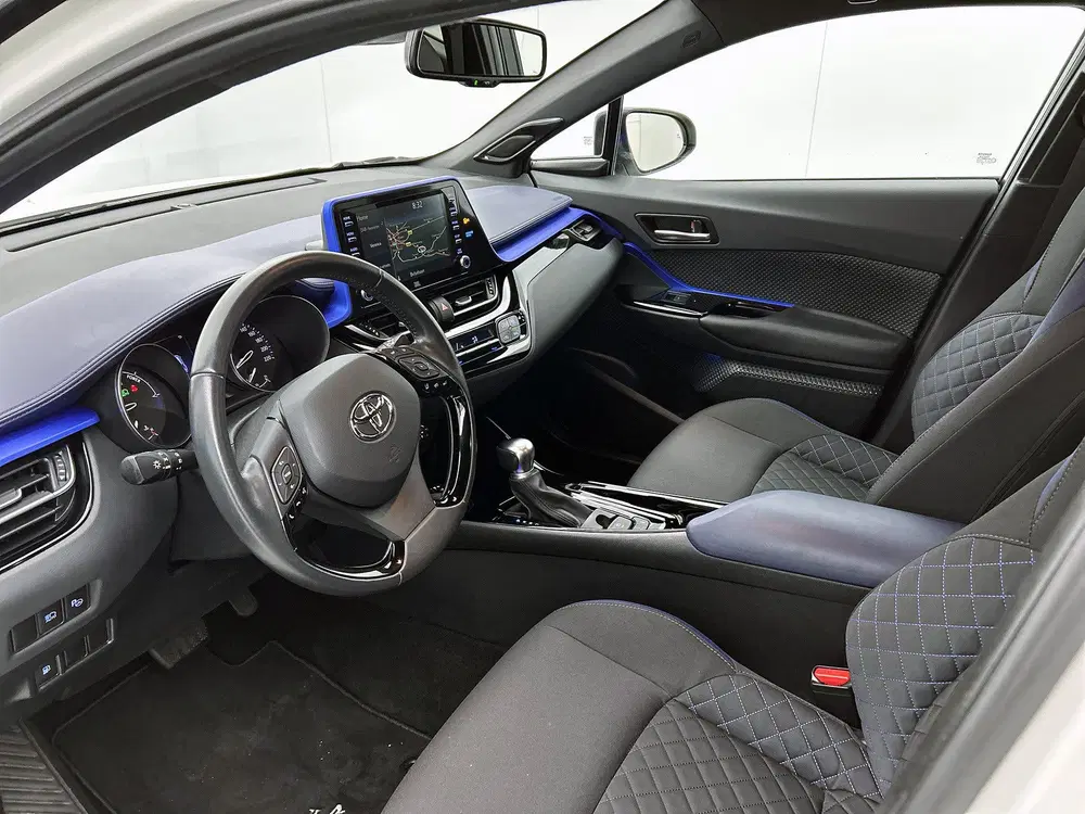 Toyota C-HR 2.0 Hybrid Bi-Tone uit 2020, foto 7