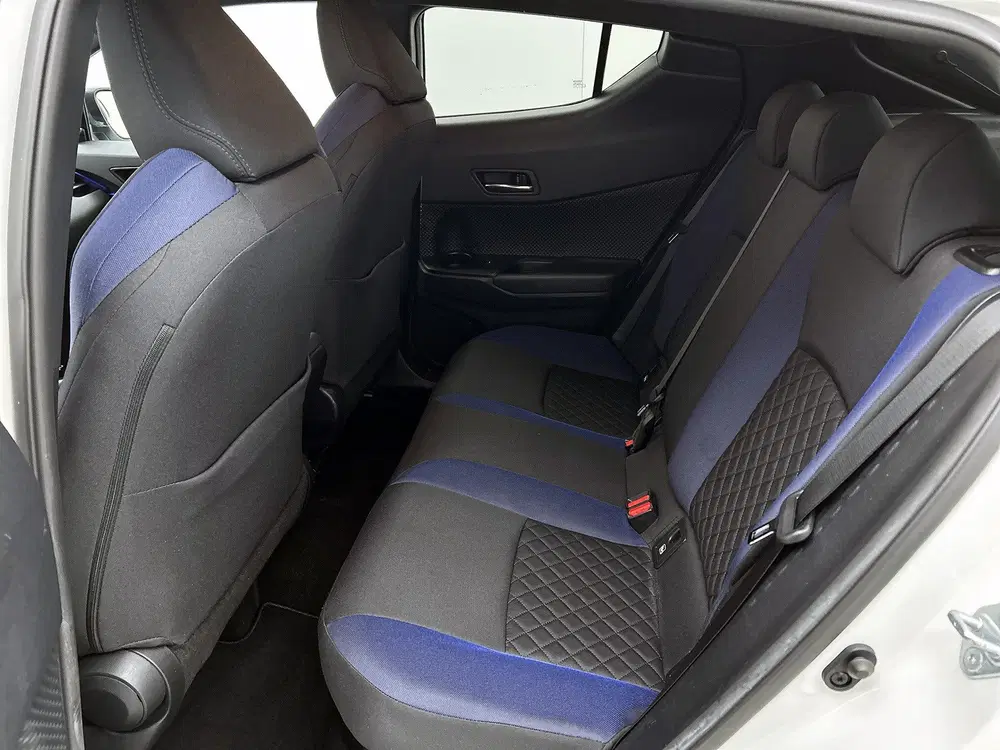 Toyota C-HR 2.0 Hybrid Bi-Tone uit 2020, foto 9