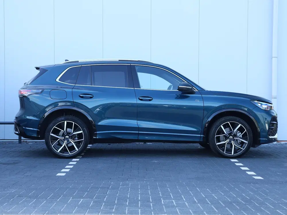 Volkswagen Tiguan 1.5 eHybrid R-Line Edition 204PK DSG uit 2025, foto 2