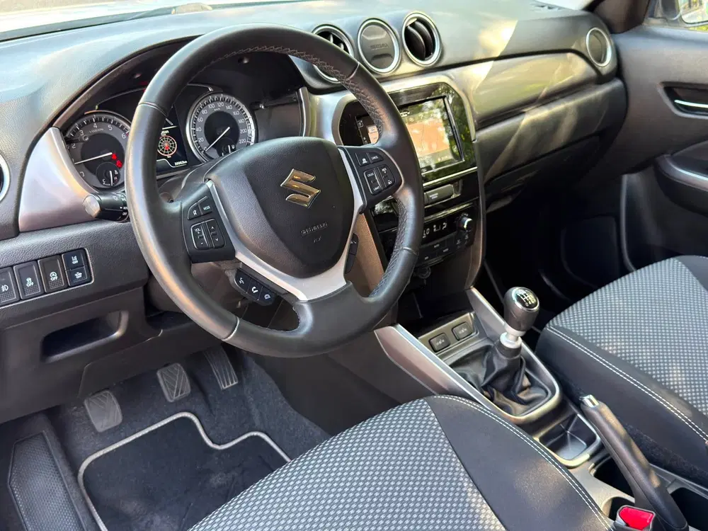 Suzuki Vitara 1.4 Boosterjet Select Smart Hybrid uit 2021, foto 6