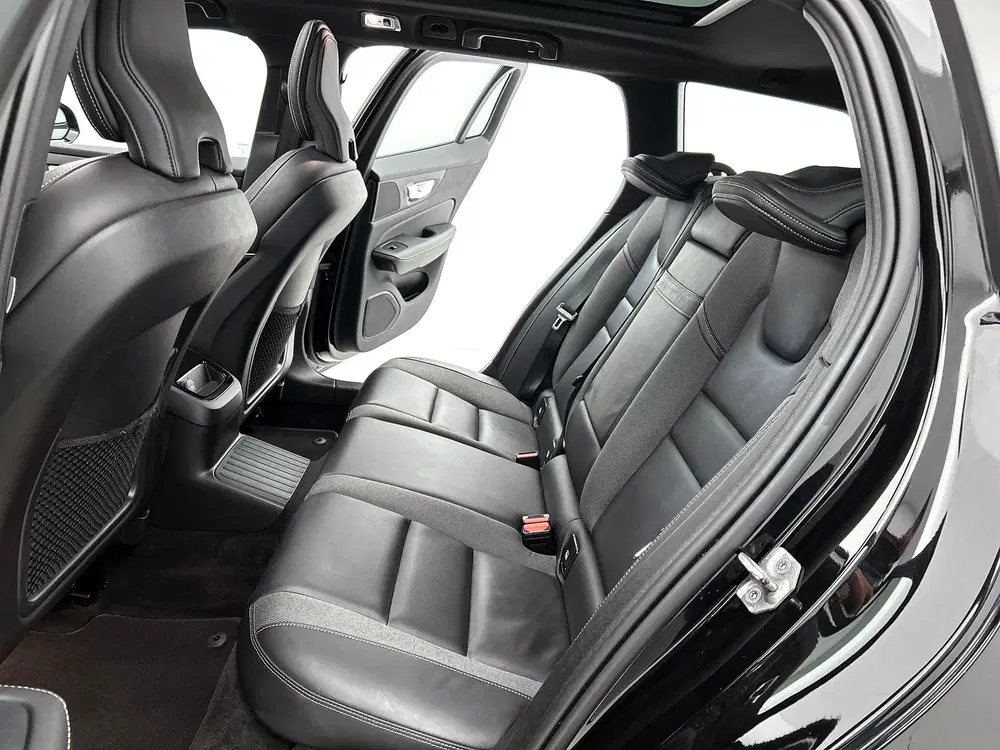 Volvo V60 T8 Hybride AWD R-Design SOH 94% uit 2021, foto 9