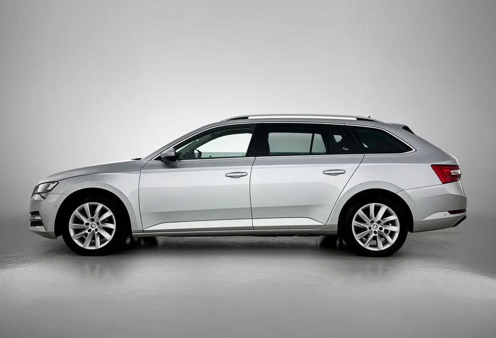 Skoda Superb 1.4 TSI iV Business Edition uit 2022, foto 2