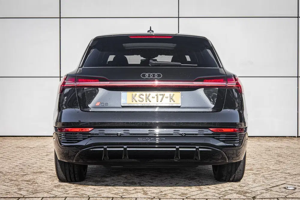 Audi Q8 e-tron 55 408pk quattro S Edition 115 kWh uit 2023, foto 11