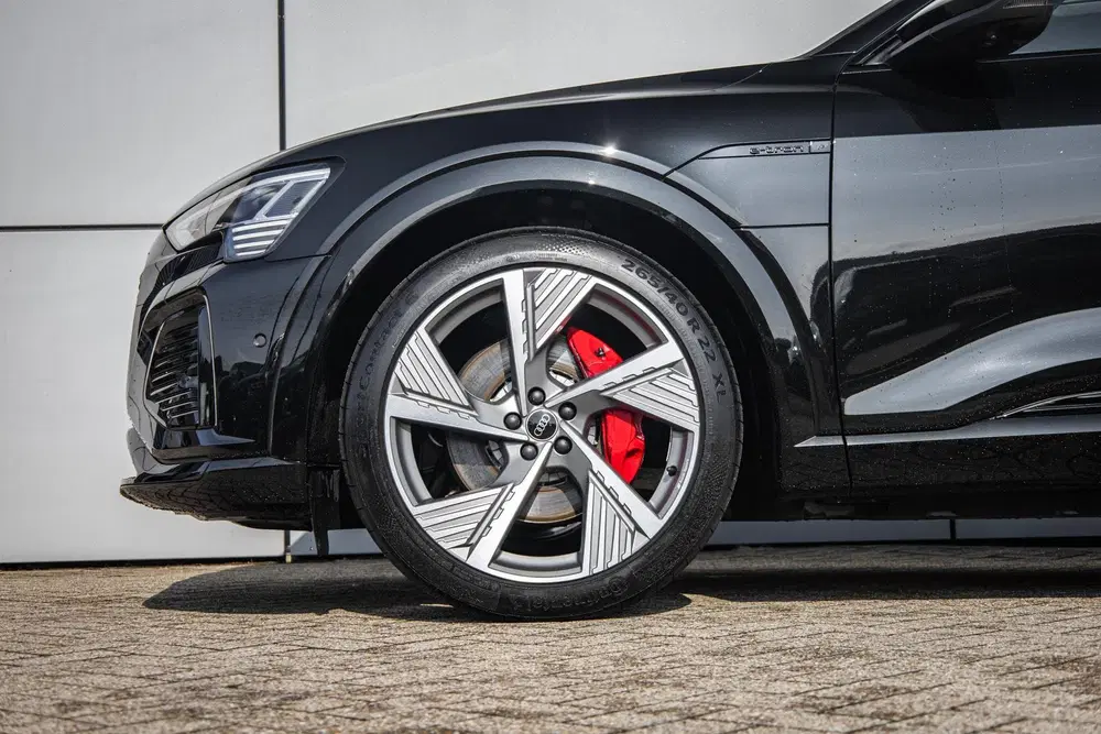 Audi Q8 e-tron 55 408pk quattro S Edition 115 kWh uit 2023, foto 14